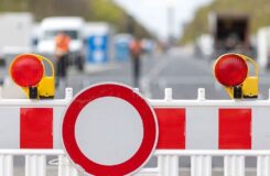 Абай даңғылы мен Жароков көшесінің қиылысында қозғалысты шектеу