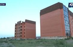 Кокшетауские дольщики заселились в недостроенный дом из-за задержек