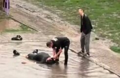 Арест двух мужчин в Астане за купание в луже и хулиганство