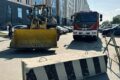 В Астане начали убирать незаконные ограждения во дворах