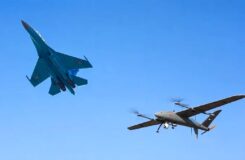 Военные учения в Актау: истребитель Су-27 и БПЛА в небе