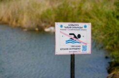 Женщину наказали за купание в запрещённом месте в Астане