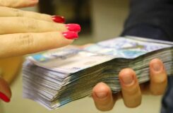 Как менялись минимальная и средняя зарплата в Казахстане за последние пять лет