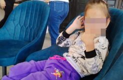 Алматинка собирает средства на реабилитацию дочери, родившейся на 26 неделе