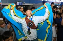 Казыбек Калмагамбетов вернулся в Актобе с золотом чемпионата мира и новым автомобилем