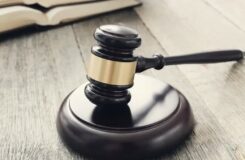 В Актау мужчина выстрелил в посетителя бара — дело передано в суд