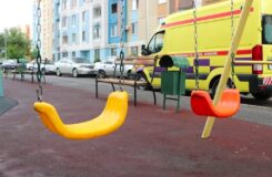 Мужчина провалился в яму с кипятком в Павлодаре во время прогулки с ребёнком