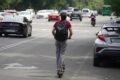 Ужесточение правил для электросамокатчиков в Казахстане: теперь только по дороге и с правами