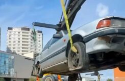 Вывоз брошенных автомобилей в Астане продолжается