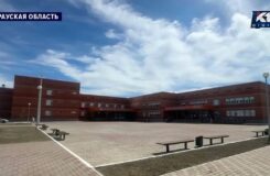 Жители Атырау требуют завершить строительство школы перед началом учебного года