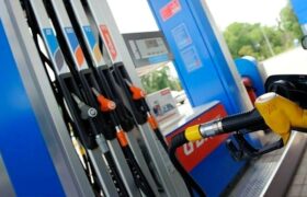 Депутаты Курултая потребовали усилить контроль за качеством бензина в Казахстане