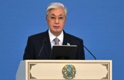 Токаев поздравил казахстанцев с Днём семьи