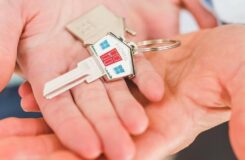 Павлодарлық қыз адамдарды алдап, миллиондарды иеленді