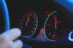 Жылдамдықты 154 км/сағ дейін арттырған жүргізушінің тұтқындалуы Алматыда