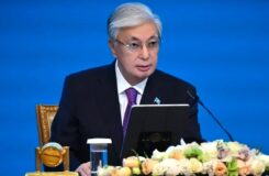 Токаев раскритиковал состояние дорог и новостроек в Казахстане