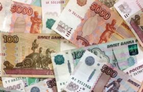 Рубль 5 теңгеден төмендеді: Ресей валютасының арзандау себептері