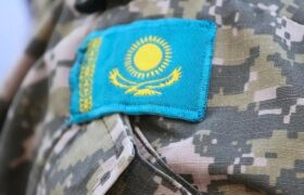 Токаев наградил троих военнослужащих медалью «Ерлігі үшін»