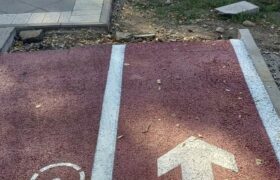 Велодорожка в Алматы обрывается и вызывает насмешки у горожан