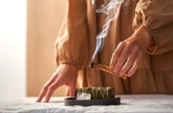 Мошенничество «целительницы» из Кульсары: обманутые жертвы и суд
