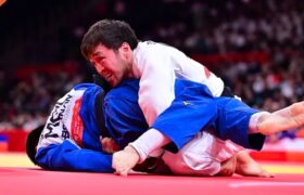 Елдос Сметов завоевал серебро на Азиатских играх после 12-летнего перерыва