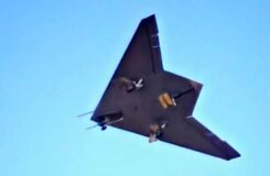 Китайский дрон GJ-21 успешно приземлился на десантном корабле типа 076