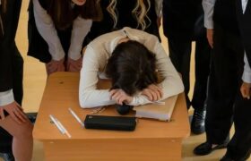 В Казахстане планируют ограничить доступ подростков до 16 лет к социальным сетям