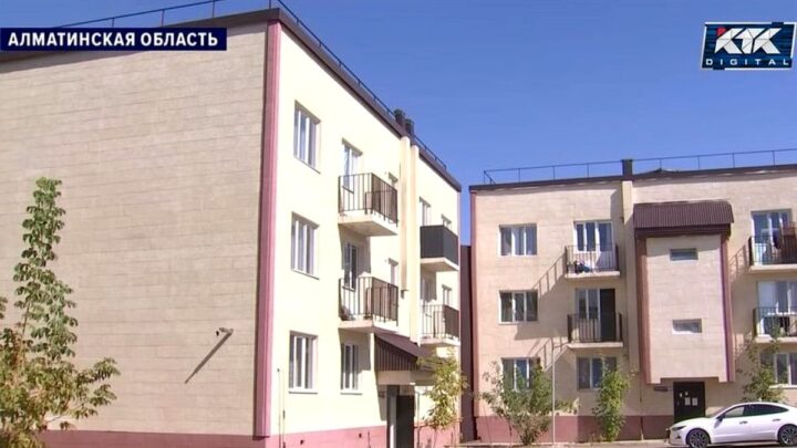 Жители нового жилого комплекса в Талгаре столкнулись с проблемами крыши и канализации