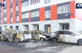 Пожар на парковке в Астане: пять автомобилей сгорели, пострадавший в реанимации