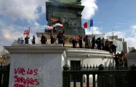 Эксперт: смогут ли школьные протесты изменить баланс сил во Франции
