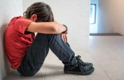 В Байконуре мать пятерых детей обвиняется в жестоком обращении с ними