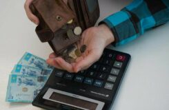 Финансовое положение казахстанцев: реальность зарплат ниже средней