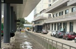 Алматинка обнаружила протечку в новом остановочном комплексе на «Саяхате»