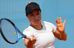 Юлия Путинцева покинула турнир WTA 1000 в Ухане после поражения от россиянки