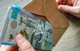 Как вернуть задержанную зарплату в Казахстане с процентами