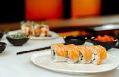 Казахстанцам рекомендовали осторожно относиться к суши и роллам