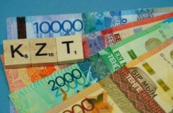 Курс доллара в Казахстане продолжает расти: тенге теряет позиции