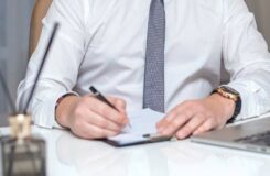 Миннацэкономики не раскрыло информацию о зарплатах депутатов маслихатов