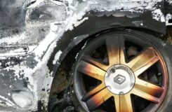 В Актау сгорел Mitsubishi Pajero с газовым баллоном