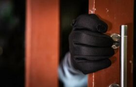 В Алматы задержан мужчина, подозреваемый в краже 3,5 млн тенге из квартиры